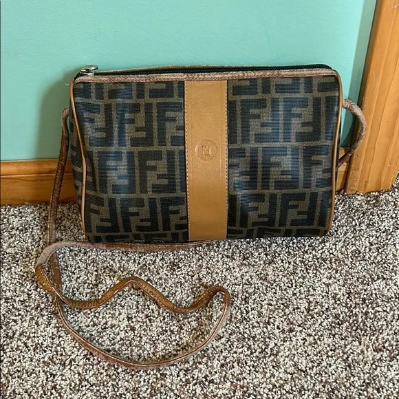 Fendi Crossbody Bag with COA - Picture 1 of 16